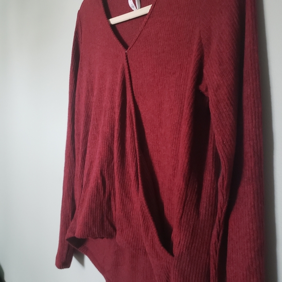 Deep red long sleeve shirt - Picture 4 of 5